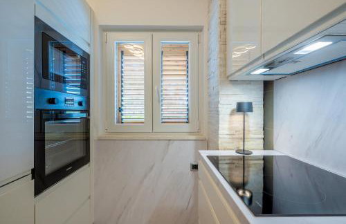 Uniquely designed Villa Ivana with outdoor Jacuzzi nearby the pebble Banje beach at the Island of Solta - Photo 26