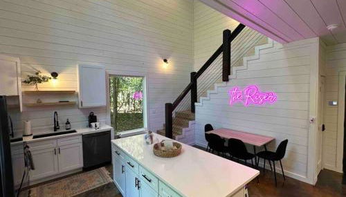 the RISER - BRAND NEW Modern Cabin in Broken Bow - Foto 5, stove, pet friendly