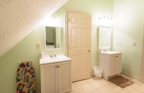 Home STEPS from Oberlin - Foto 19