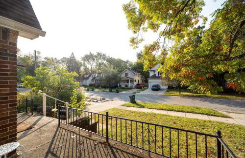 Ferndale Apartment with Yard - Near the Detroit Zoo! - Foto 22