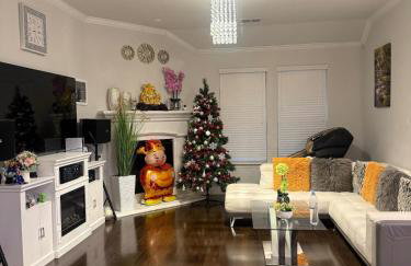 Modern Family Fun Home near AT&T Stadium, Rangers,6Flags, Epic Water Park - Foto 2