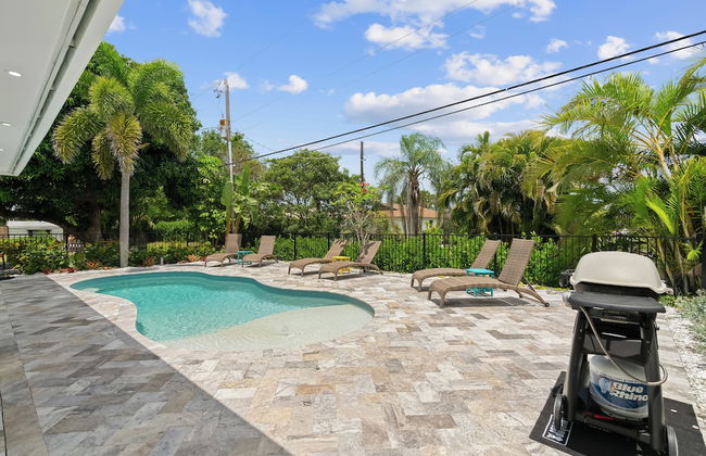 Sardinia Vacation Rental: Delightful Coastal Home near Vanderbilt Beach. Relax in a Private Pool and Spacious 4-BR Retreat with Modern Amenities. Ideal for Families. Minutes from Mercato and Local Attractions - Foto 39