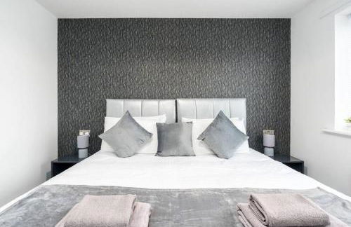 Spacious and Lovely 3-bed Home in Sleaford by Renzo, Driveway, Sleeps 6! - Foto 16