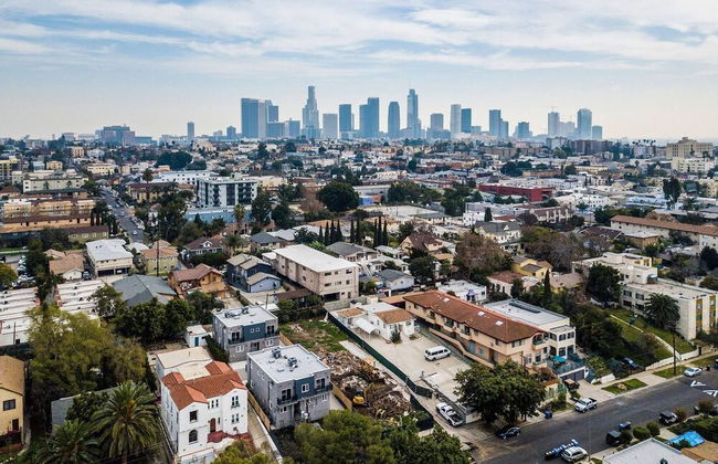 Brand NEW Modern Luxury 3bdr Townhome In Silver Lake - Photo 25
