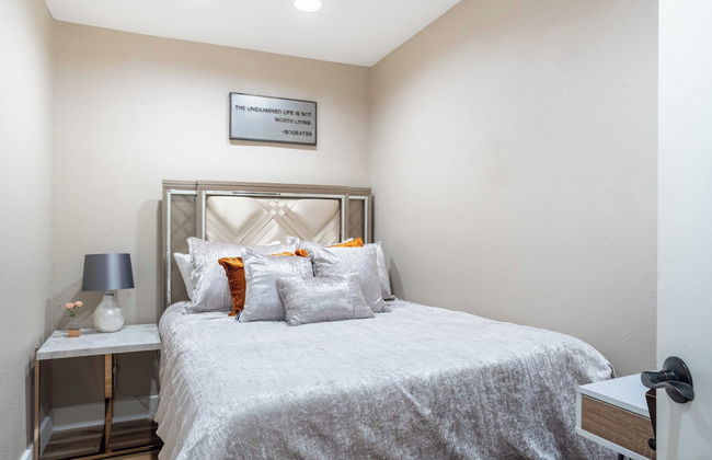 Lamar Suites by Avantstay 2 Homes w/ Shared Pool - Foto 2