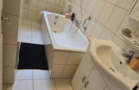 City Center Comfort - Cozy, Fully Equipped 3-Room Apartment Near Main Station - Foto 10