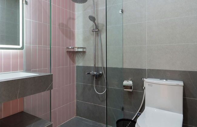 Moonlit Suites Hotel - Photo 77