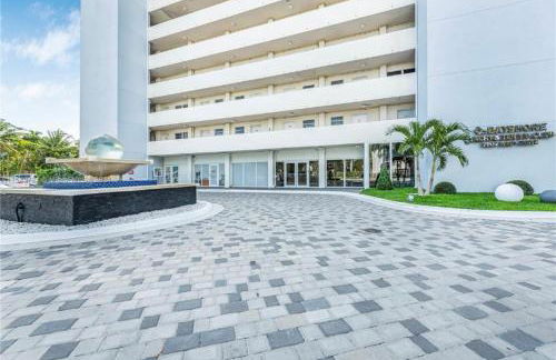 Luxurious remodeled direct Waterfront apartment with Miami skyline view- Free parking- 5min drive to Miami Beach - Foto 35