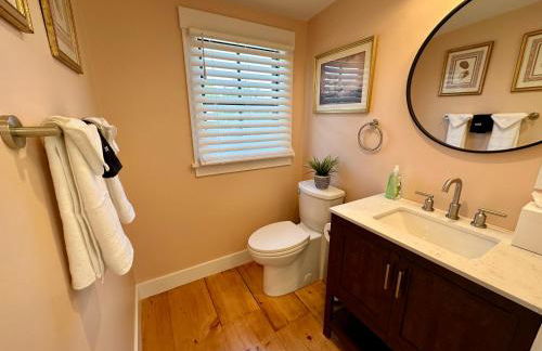 Epic Downtown Newport 6BR Whole House w Parking - Foto 38