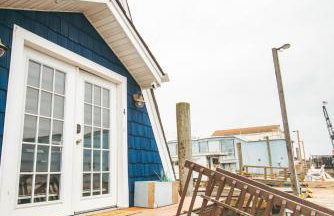 Jones Beach Houseboat - Photo 37