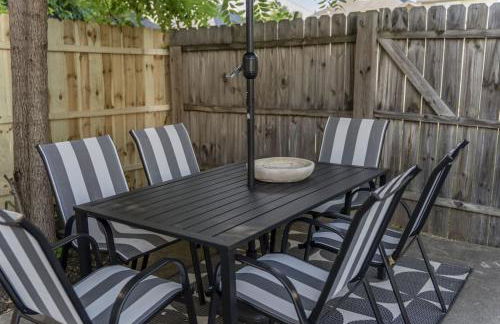 Hanford House w Hot Tub,Sauna,Bar - Photo 14