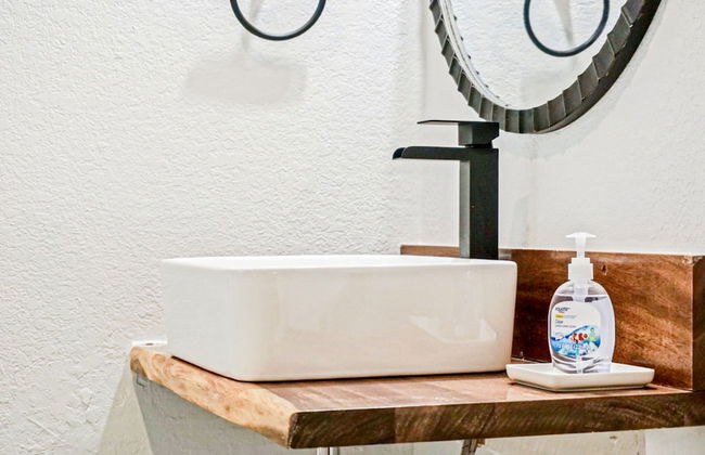 Vintage Studio 6min-plaza Dist Full Kitchen - Photo 18