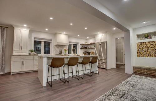 Zook Manor with Hot tub Firepit and Game Room - Foto 3