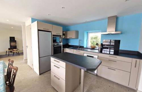 House in Terenez with Stunning Harbour Views - Photo 4