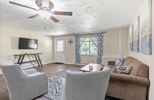 Hot Tub! LRG Home! Sleeps 24!Near Ithaca! Dogs OK - Foto 10