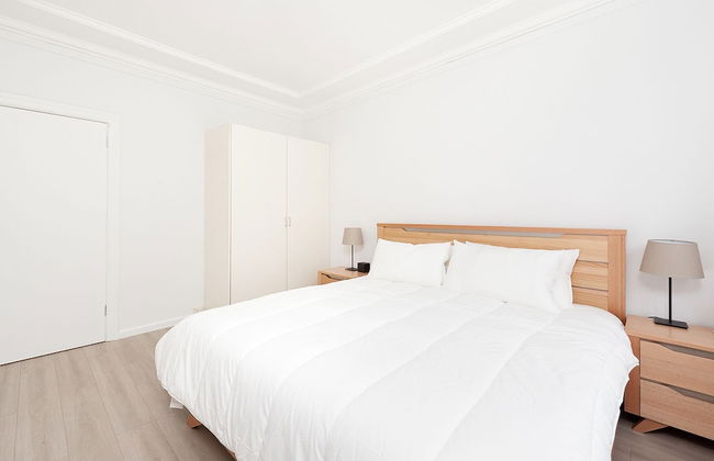 Newly Renovated Apt Close to CBD Unit 1 - Photo 2