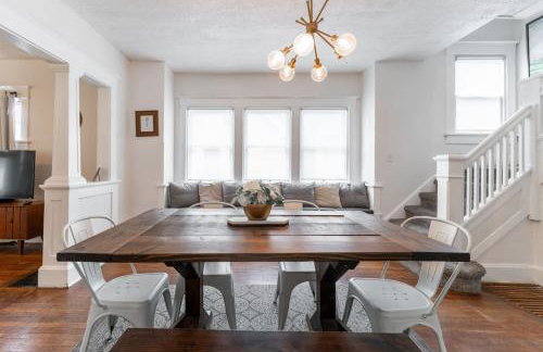 6 Bedroom Duplex Sleeps 14 Close to Lucas Downtown - Photo 12