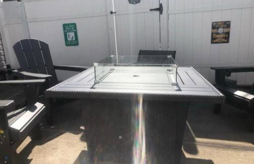 ENTIRE Big Home Close To Events - 2 Family Rooms - Kid Friendly - Private Patio & Firepit - Foto 40