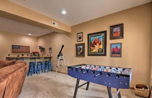 Duck Creek Village Chalet with Fire Pit and Decks - Foto 18