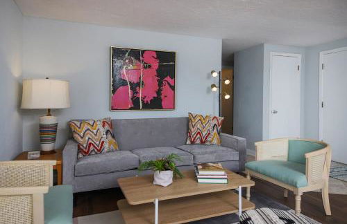 Siesta Sol Art Bungalow- 2 miles to Siesta Key! - Foto 13