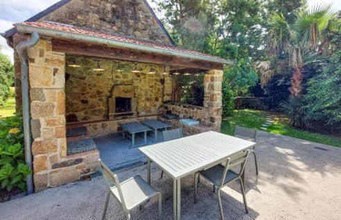 Amazing Home In Ploubezre - Foto 9