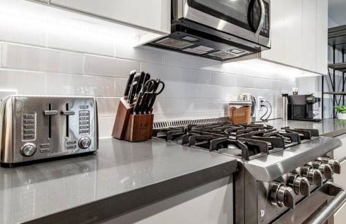 Sharon Green apartments by FantasticStay - Photo 59