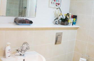 Cosy Apartment in Quiet City-Centre with Car Park - Foto 21