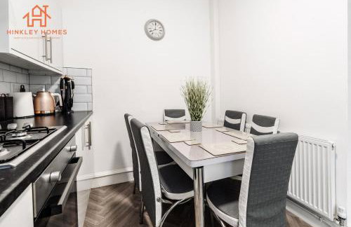 9 Guests, 4 Bedrooms, Modern Comfort in Bootle - Foto 9