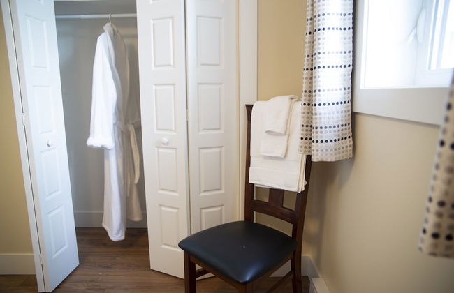 City Get-away - Photo 2