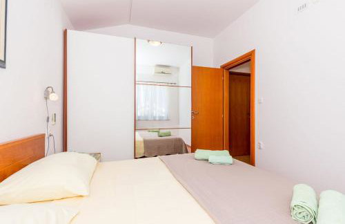 Apartments Ivan Sea View in Peaceful Lun - Photo 67