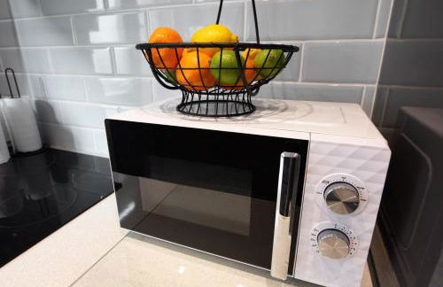 Victorian 2 Bedroom Flat, King Beds, Free WiFi, Near Shops & Transport, E17 - Foto 17