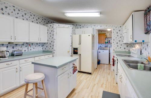 Hot Tub and Screened Porch Getaway in Montrose! - Foto 13