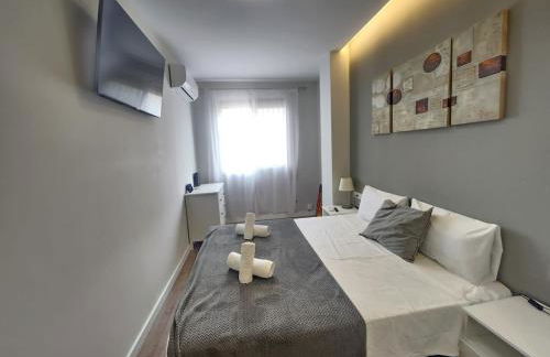 New! Designer apartment in center with fast Wi-fi - Photo 23