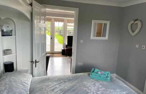 The Bungalow - Photo 53