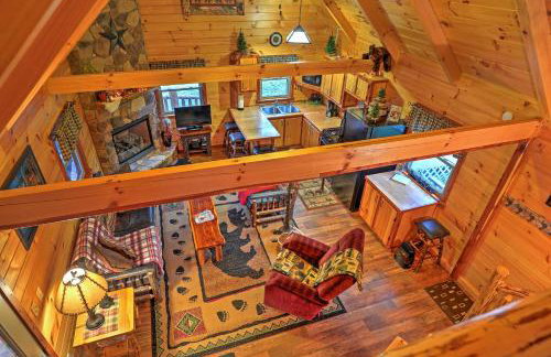 Rustic Dundee Log Cabin with Hot Tub and Forest Views! - Foto 23