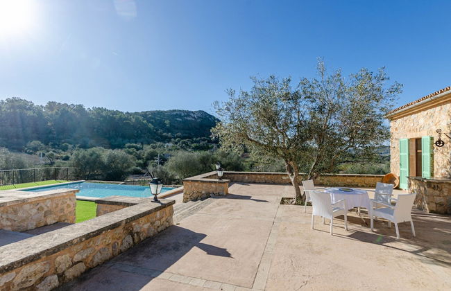 Charming Villa With Private Pool - Photo 23