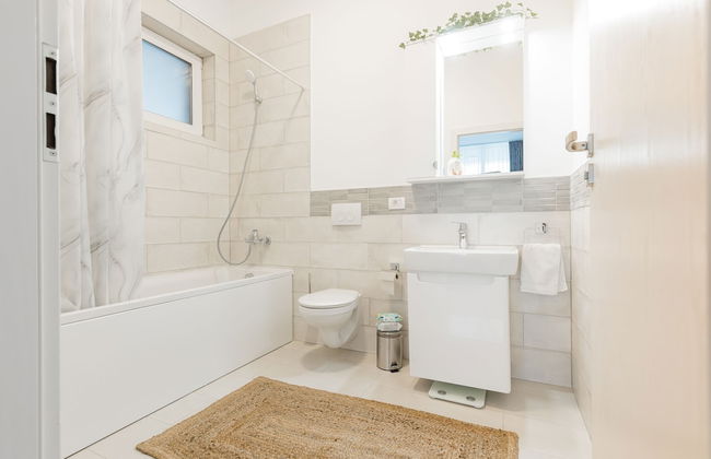 Essenza Charming Two BedRoom Apartment - Photo 44