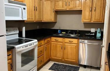 Quiet 1bed,1bath condo with free parking - Photo 12