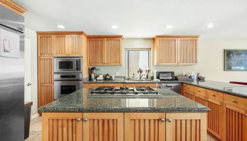 Seaside Getaway - Photo 4