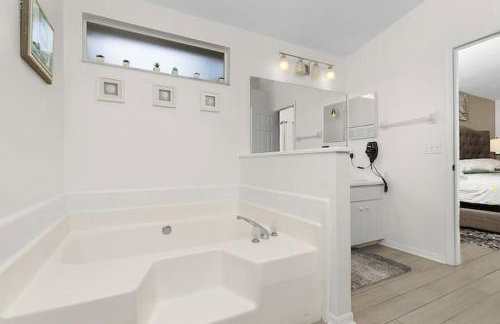 Indian Ridge Home w/ Private Pool & Game Room near Disney - Photo 12