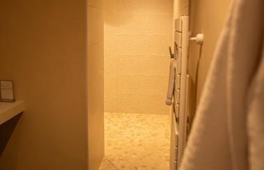 La Parenthèse Suites - appartement luxueux avec sauna et baignoire balnéo - Foto 4