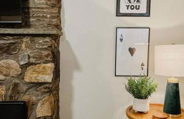 Creek Side Cabin with Wood Fired Hot Tub and Fire Pit - Foto 58