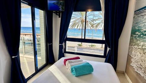 Calafell en primera linea de mar con piscina - Foto 2