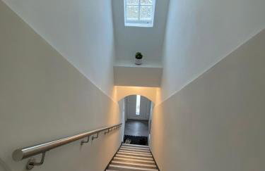 FEDDERSEN LIVING Moderne Ferienwohnungen - Gemütlich - Netflix - Voll ausgestattet - Waschmaschine - zentral gelegen - Foto 15