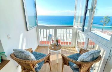 GATU Casa Muse junto a la playa, vista al mar, aire acc, terraza, wifi y chimenea " Preferente mayores de 21 años y familias " - Foto 2