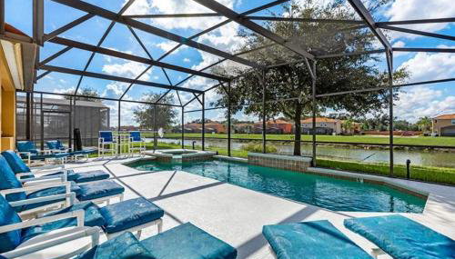 Lakeview 6-Bedroom Retreat with Game Room, Private Pool, Spa & Resort Amenities - Ideal for Families & Groups - Foto 2, sunbed