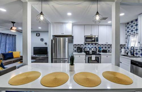 Modern Home-Downtown-3 Bedroom- King Bed - Foto 14