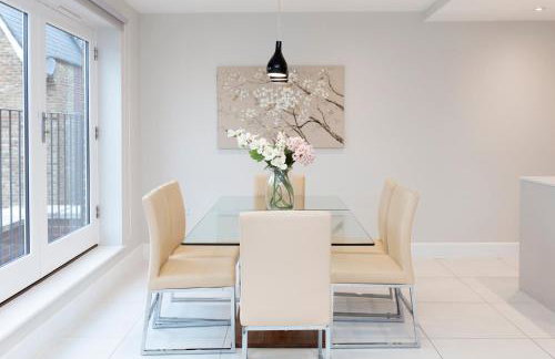 Stunning Central Windsor Town House With Parking - Foto 6