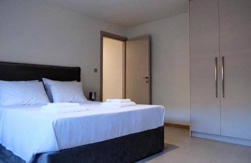 Poseidon 77B Luxury Residences - Photo 51