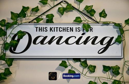 Cosy 4-Bed House l Garden l Free Parking l WiFi l Specious l Hosted by The Cosy Corner Nationwide - Foto 17